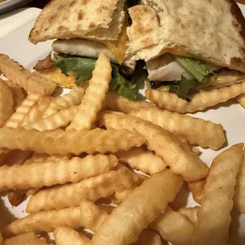 No Frill Bar and Grill - Turkey Flatbread - American Near Me - Norfolk, Virginia No Frill Bar and Grill - Turkey Flatbread - American Near Me - Norfolk, Virginia