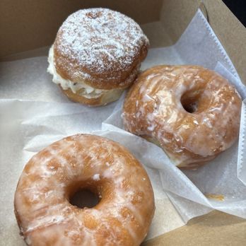 Frangelli's Bakery - Franolli, Croissant Doughnut (Cronut), Glazed Donut - Bakeries Near Me - Philadelphia, Pennsylvania Frangelli's Bakery - Franolli, Croissant Doughnut (Cronut), Glazed Donut - Bakeries Near Me - Philadelphia, Pennsylvania