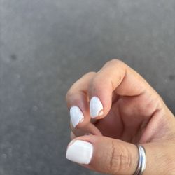 5th Nail Lounge - 1 day later 3 of my nails where coming off. This is Gel polish too