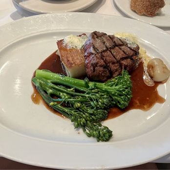 Old Ebbitt Grill - Filet mignon - Bars Near Me - Washington, DC, District of Columbia Old Ebbitt Grill - Filet mignon - Bars Near Me - Washington, DC, District of Columbia