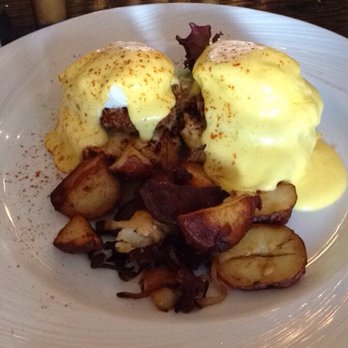 The Gryphon - Delicious fried green tomato eggs benedict with crispy home fries - New American Near Me - Burlington, Vermont The Gryphon - Delicious fried green tomato eggs benedict with crispy home fries - New American Near Me - Burlington, Vermont