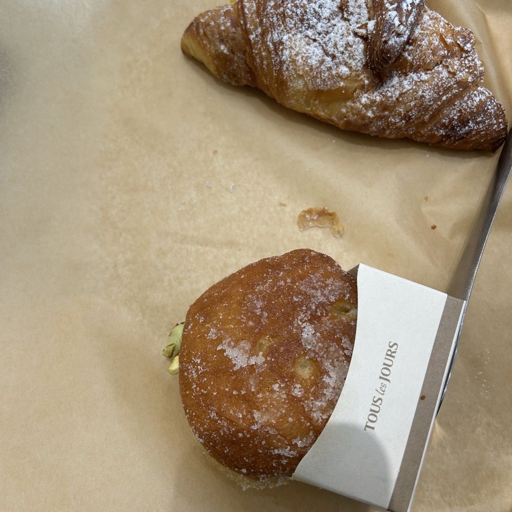 Tous Les Jours - Pistachio and mango - Coffee & Tea Near Me - Washington, DC, District of Columbia Tous Les Jours - Pistachio and mango - Coffee & Tea Near Me - Washington, DC, District of Columbia