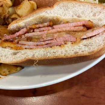 Paddington's Pump - Breakfast & Brunch Near Me - Toronto, Ontario