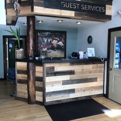 Sundance Motel - Front desk