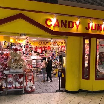 Candy Junction - the entrance to the candy junction store - Candy Stores Near Me - Riverside, Illinois