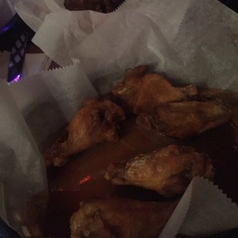 Brian Dempsey's - Hot teriyaki wingz - Sports Bars Near Me - Bayside, New York