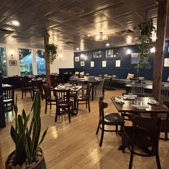 Kitchen Table - inside - Bars Near Me - Beverly, Massachusetts