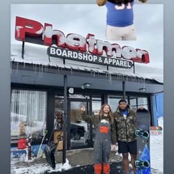 Phatman Boardshop - I even ran into Ed Oliver from the Buffalo Bills. He was picking up a new snowboard.