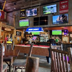 Sonney's BBQ Shack Bar & Grill - Bar and dining room