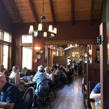 Devils Backbone Brewing Company - Inside seating - American Near Me - Roseland, Virginia