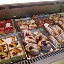 Pasticceria Gelateria Caffetteria Troiano - best option: cornettos!