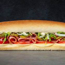 Ham N' Cheese

Smoked Virginia ham, provolone, lettuce, tomatoes, onions, pickles and mayo.