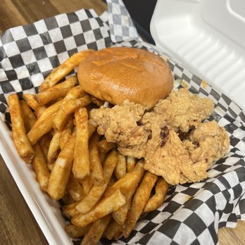 El Jefe De Pollo - Sandwiches Near Me - North York, Ontario