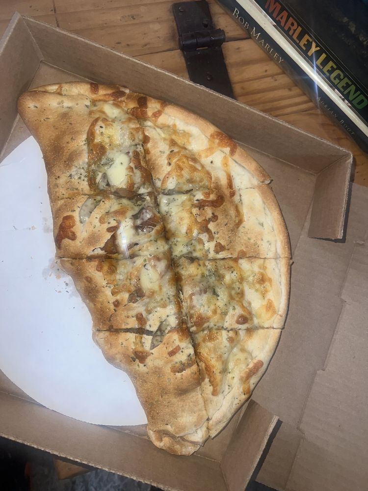 Supreme Pizza Logo