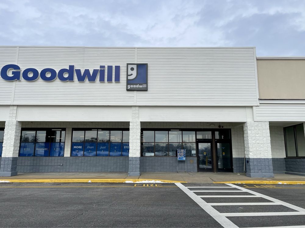 GOODWILL STORE Updated October 2024 18 Reviews 1328 Hooksett Rd
