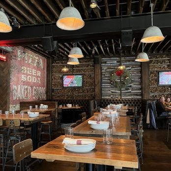 Parlor Pizza Bar - Wicker Park - High table tops seating - Pizza Near Me - Chicago, Illinois Parlor Pizza Bar - Wicker Park - High table tops seating - Pizza Near Me - Chicago, Illinois