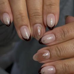 Gelly Bar Nail Studio - Follow us on Instagram @gellybarnailstudio
For more information:)