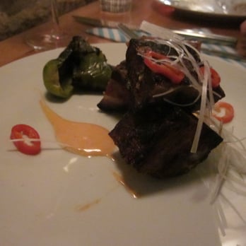 Verjus - crispy pork belly, grilled chilies, pickled chilies, spicy mayonnaise, leeks - Modern European Near Me - Paris, 75