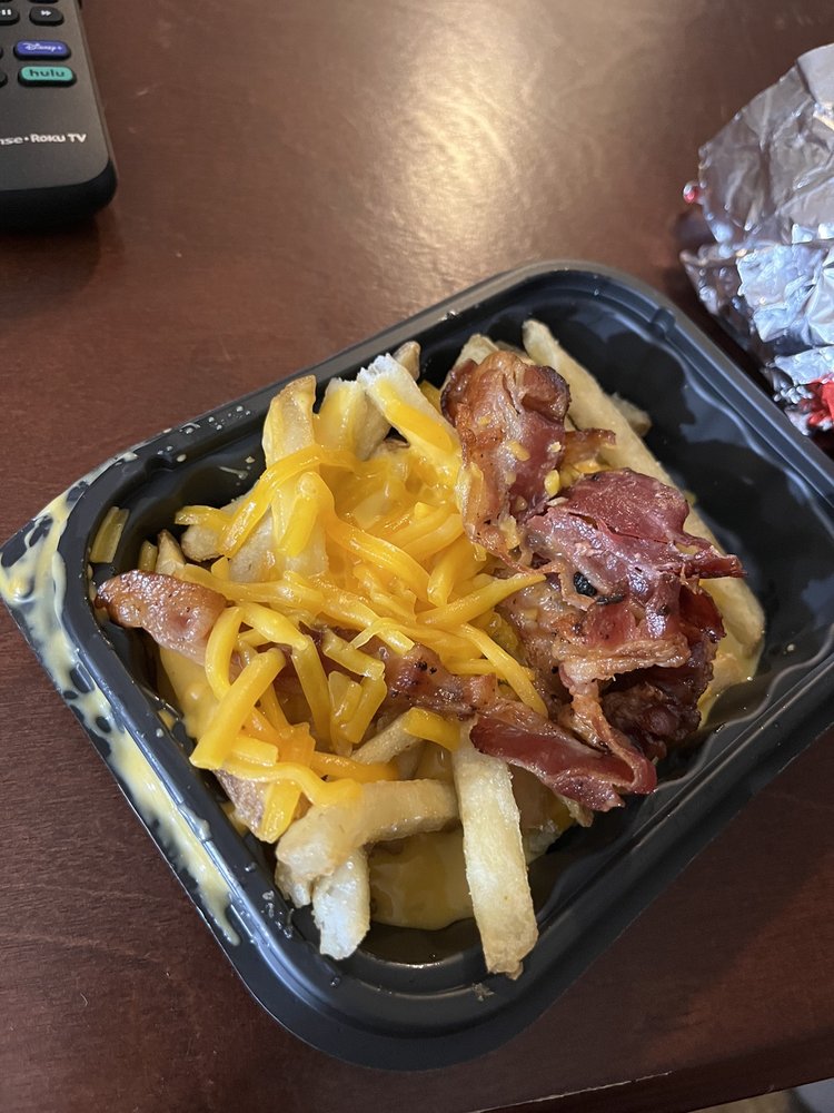 WENDY’S Updated July 2024 26 Photos & 21 Reviews 8229 Windfall