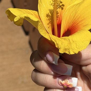 Nails Design - Nails with flower - Nail Salons Near Me - Wahiawa, Hawaii Nails Design - Nails with flower - Nail Salons Near Me - Wahiawa, Hawaii