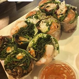 Sample egg rolls Sample egg rolls