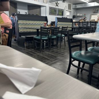 Windmill Cafe - Seating area - Breakfast & Brunch Near Me - Savage, Minnesota