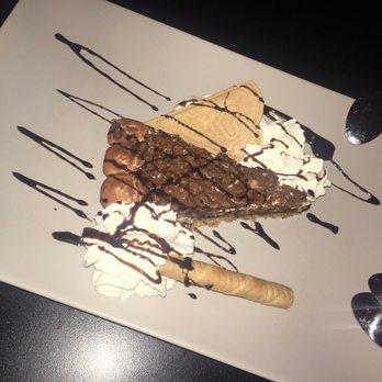 Bistro Queens - Almond cake - Swedish Near Me - Malmö, M