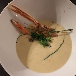 L'Auberge de la Madelon Fleurie - Velouté de céleri avec des langoustines (la soupe est servie à côté et on peut noyer notre langoustine)