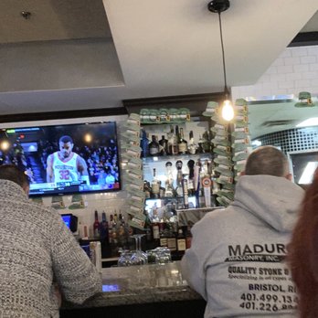 Mesa 21 - Bar - Portuguese Near Me - Fall River, Massachusetts