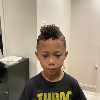 Royal Barber Shop - Barbers Near Me - Ventura, California