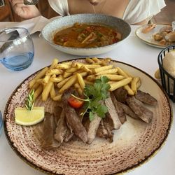 Atlântico Restaurante Bar - Steak and fries