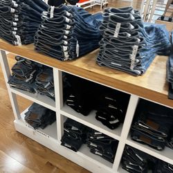 Madewell - Inside store