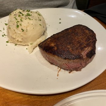 Outback Steakhouse - Center cut steak with a terrible presentation of mashed potatoes - Steakhouses Near Me - Keizer, Oregon Outback Steakhouse - Center cut steak with a terrible presentation of mashed potatoes - Steakhouses Near Me - Keizer, Oregon