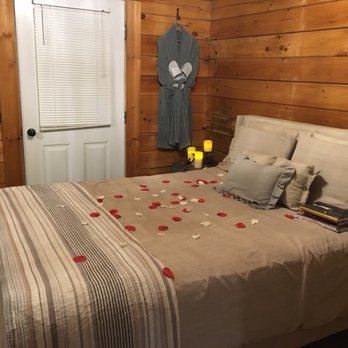 Finger Lakes Mill Creek Cabins - Bedroom - Vacation Rentals Near Me - Lodi, New York Finger Lakes Mill Creek Cabins - Bedroom - Vacation Rentals Near Me - Lodi, New York
