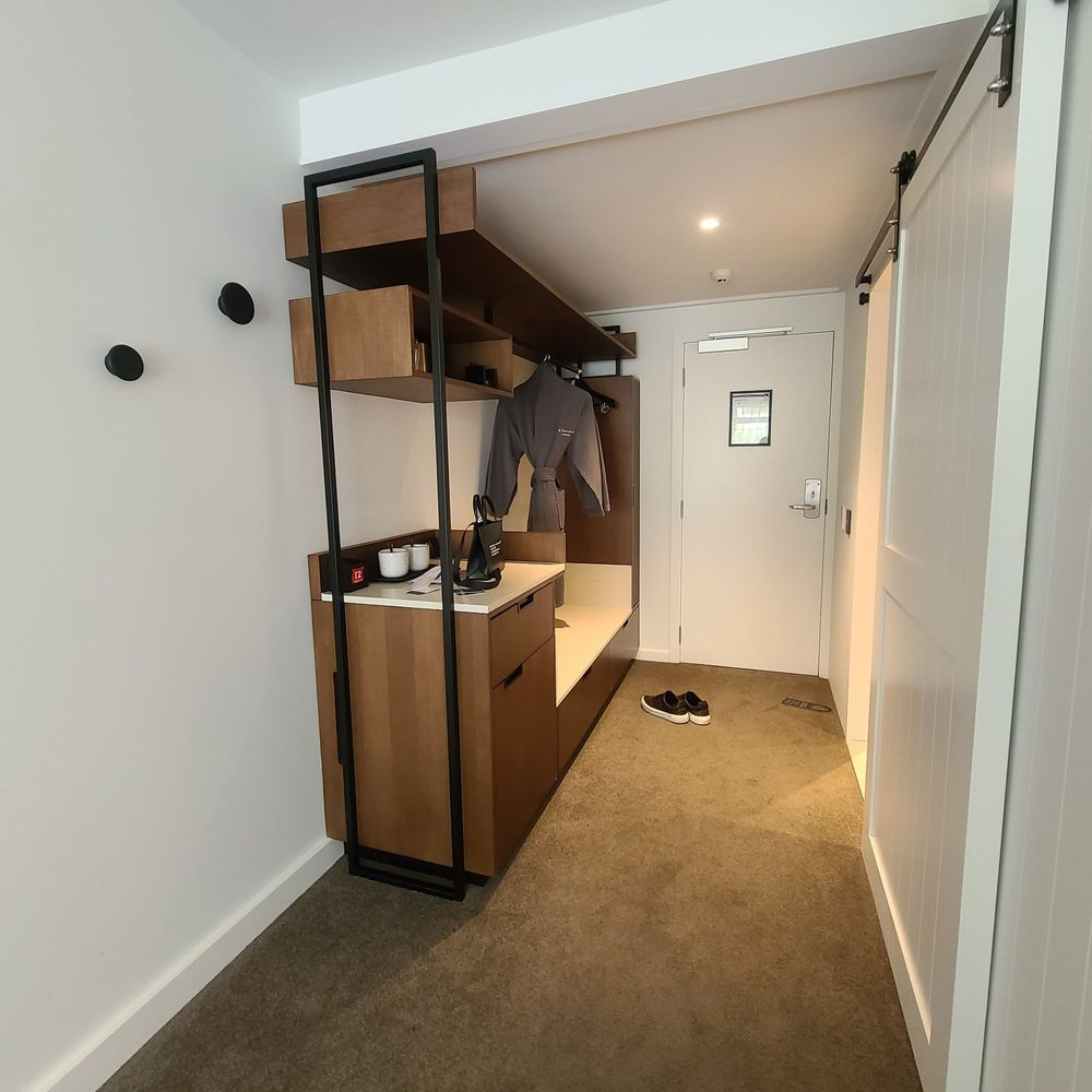 Kāmana Lakehouse - Hotels Near Me - Queenstown, OTA