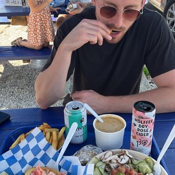 Hooked - Lobster roll, tuna poke bowl, crab and corn chowder. - Seafood Near Me - Montauk, New York