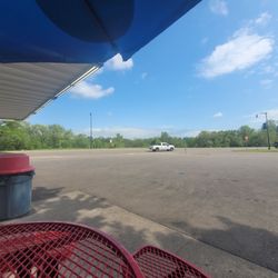 Sue's Drive In - Open parking