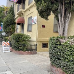 Re Tan Hotel - Front of Building on Whitley
