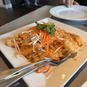 Patra Dining - Pad Thai with shrimp - Thai Near Me - Upland, California Patra Dining - Pad Thai with shrimp - Thai Near Me - Upland, California