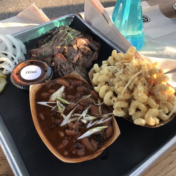 District Brew Yards - Brisket, baked beans, and Mac n cheese - Brewpubs Near Me - Chicago, Illinois District Brew Yards - Brisket, baked beans, and Mac n cheese - Brewpubs Near Me - Chicago, Illinois