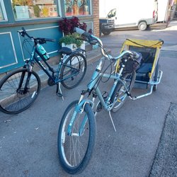 Confluence Cyclery - The bikes and child trailer we rented were fantastic!