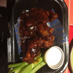 Las Alitas - Medio kilo de alas con salsa BBQ