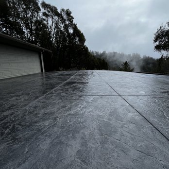 D & G Concrete Construction - a concrete driveway with a garage in the background - Masonry/Concrete Near Me D & G Concrete Construction - a concrete driveway with a garage in the background - Masonry/Concrete Near Me