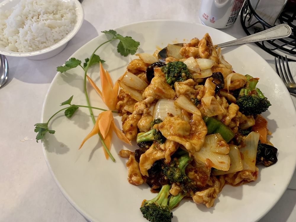 GOURMET GARDEN Updated May 2024 127 Photos & 57 Reviews 300 E 3rd