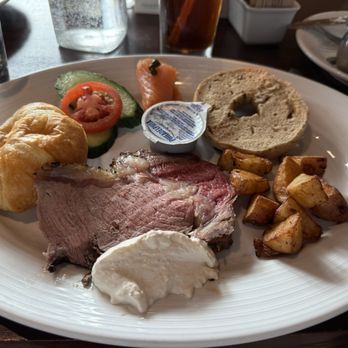 Pinstripes - Sunday brunch buffet, round 2 - Bowling Near Me - San Mateo, California