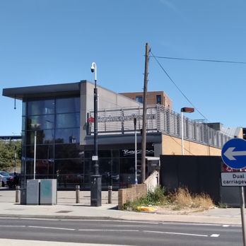 Rochester Railway Station - Outside - Train Stations Near Me - Rochester, MDW