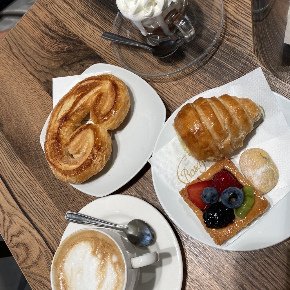 Rosa Salva - A hot chocolate and sugar pastry as well! - Chocolatiers & Shops Near Me - Venezia, VE
