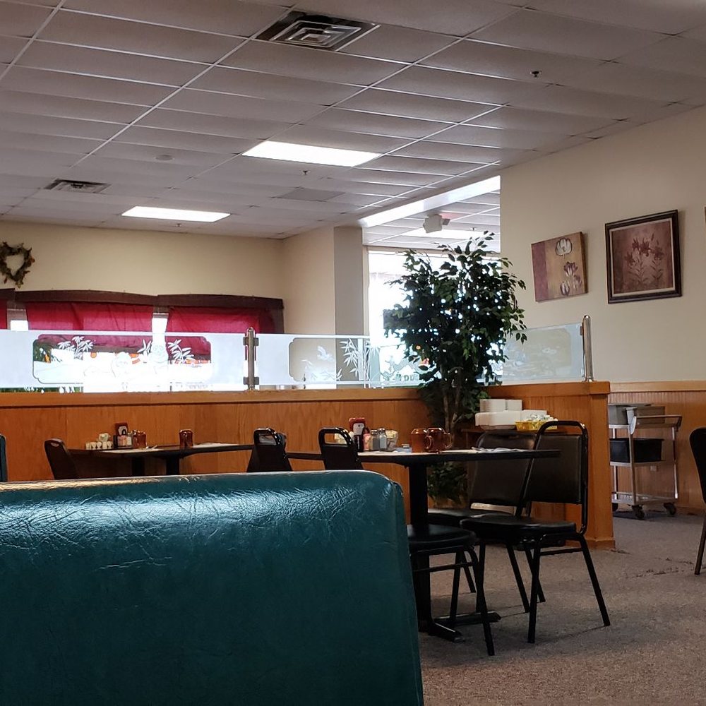Castillos Restaurant - American Near Me - Cudahy, Wisconsin