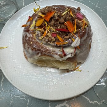 Stateside Kitchen - Cinnamon roll - New American Near Me - Nashville, Tennessee Stateside Kitchen - Cinnamon roll - New American Near Me - Nashville, Tennessee