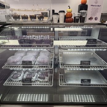 Kafé de Manila - Display case - Bubble Tea Near Me - Somerville, New Jersey Kafé de Manila - Display case - Bubble Tea Near Me - Somerville, New Jersey